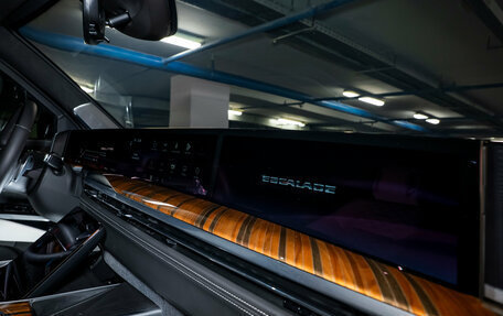 Cadillac Escalade V, 2025 год, 42 000 000 рублей, 38 фотография