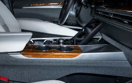 Cadillac Escalade V, 2025 год, 42 000 000 рублей, 40 фотография