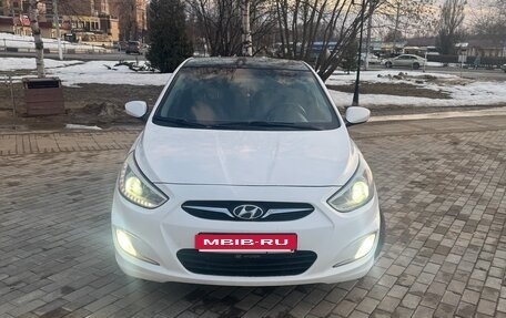 Hyundai Solaris II рестайлинг, 2013 год, 499 000 рублей, 2 фотография