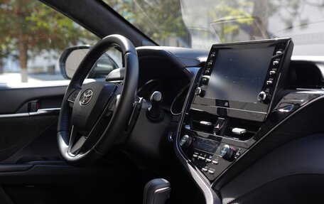 Toyota Camry, 2021 год, 3 650 000 рублей, 5 фотография