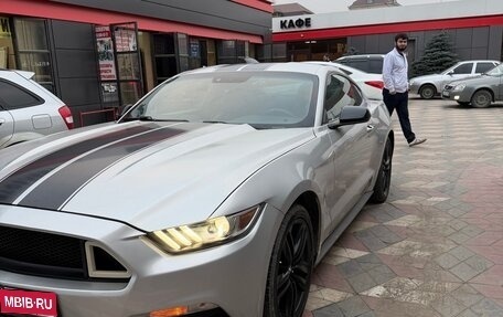 Ford Mustang VI рестайлинг, 2016 год, 1 850 000 рублей, 1 фотография