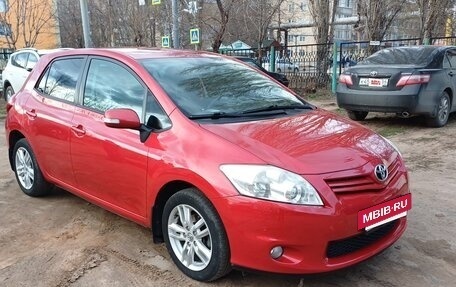 Toyota Auris II, 2011 год, 1 330 000 рублей, 2 фотография