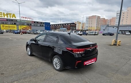 KIA Rio IV, 2018 год, 1 390 000 рублей, 4 фотография