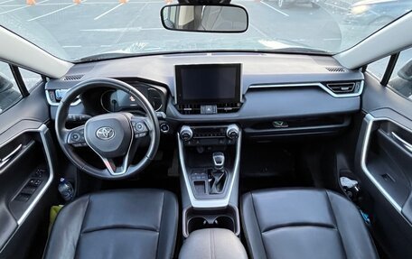 Toyota RAV4, 2022 год, 3 590 000 рублей, 10 фотография