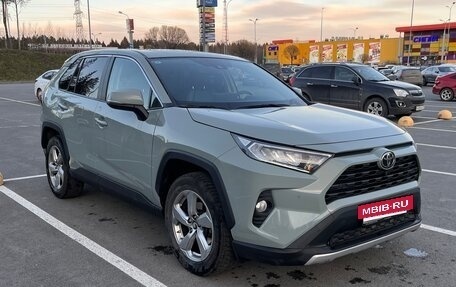 Toyota RAV4, 2022 год, 3 590 000 рублей, 8 фотография