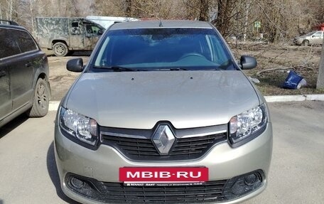 Renault Logan II, 2015 год, 998 000 рублей, 2 фотография