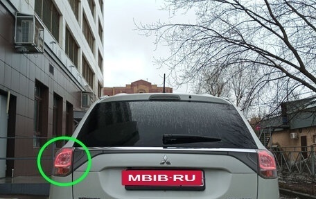 Mitsubishi Outlander III рестайлинг 3, 2014 год, 1 770 000 рублей, 6 фотография