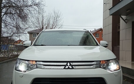 Mitsubishi Outlander III рестайлинг 3, 2014 год, 1 770 000 рублей, 5 фотография