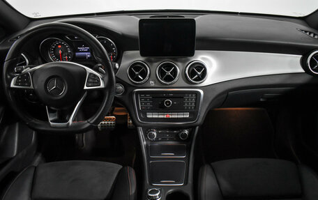 Mercedes-Benz CLA, 2016 год, 2 100 000 рублей, 15 фотография