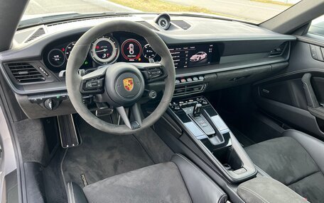 Porsche 911, 2019 год, 16 фотография