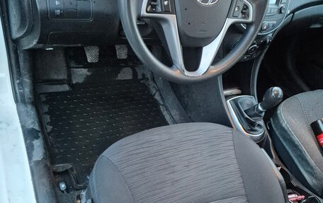 Hyundai Solaris II рестайлинг, 2016 год, 895 000 рублей, 5 фотография