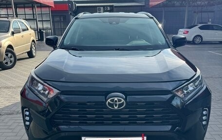 Toyota RAV4, 2019 год, 2 520 000 рублей, 2 фотография