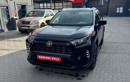 Toyota RAV4, 2019 год, 2 520 000 рублей, 3 фотография