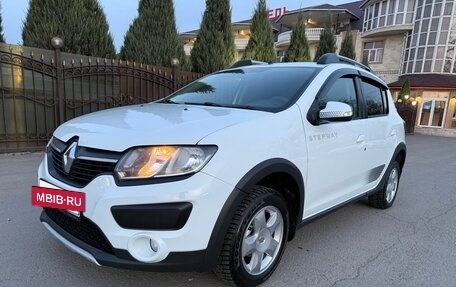 Renault Sandero II рестайлинг, 2017 год, 895 000 рублей, 2 фотография