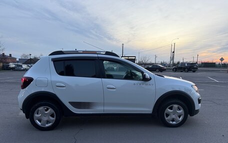 Renault Sandero II рестайлинг, 2017 год, 895 000 рублей, 8 фотография