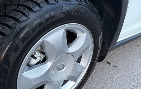 Renault Sandero II рестайлинг, 2017 год, 895 000 рублей, 29 фотография