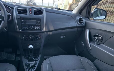 Renault Sandero II рестайлинг, 2017 год, 895 000 рублей, 34 фотография