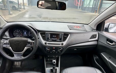 Hyundai Solaris II рестайлинг, 2018 год, 890 000 рублей, 11 фотография