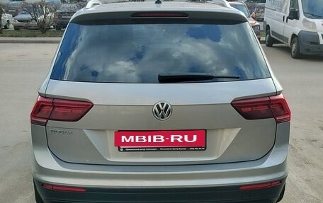 Volkswagen Tiguan II, 2019 год, 2 790 000 рублей, 5 фотография