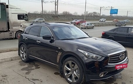 Infiniti QX70, 2016 год, 2 700 000 рублей, 5 фотография
