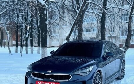 KIA Stinger I, 2019 год, 2 000 000 рублей, 2 фотография