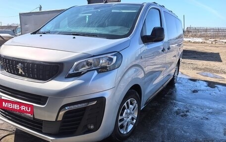 Peugeot Traveller I, 2020 год, 2 800 000 рублей, 2 фотография
