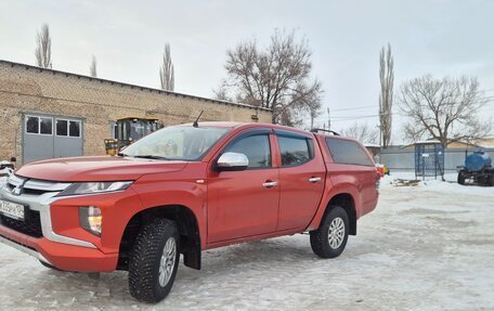 Mitsubishi L200 IV рестайлинг, 2019 год, 2 100 000 рублей, 2 фотография
