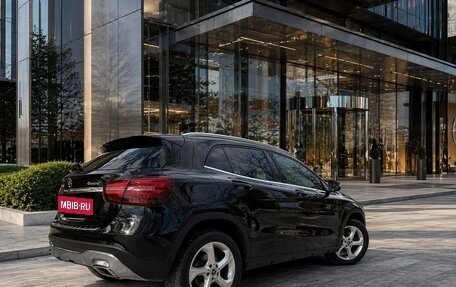 Mercedes-Benz GLA, 2018 год, 3 049 000 рублей, 2 фотография