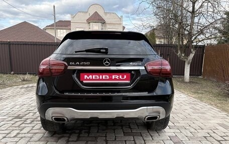 Mercedes-Benz GLA, 2018 год, 3 049 000 рублей, 11 фотография