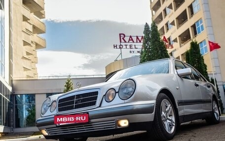 Mercedes-Benz E-Класс, 1996 год, 750 000 рублей, 3 фотография