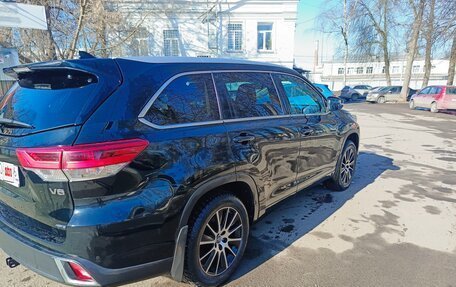 Toyota Highlander III, 2018 год, 3 370 000 рублей, 4 фотография
