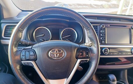 Toyota Highlander III, 2018 год, 3 370 000 рублей, 10 фотография