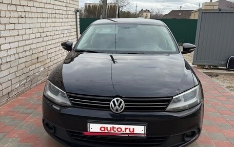 Volkswagen Jetta VI, 2011 год, 850 000 рублей, 2 фотография