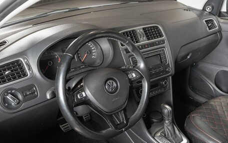 Volkswagen Polo VI (EU Market), 2017 год, 890 000 рублей, 5 фотография