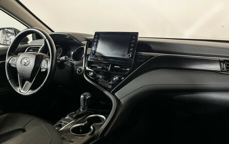 Toyota Camry, 2021 год, 3 070 000 рублей, 9 фотография