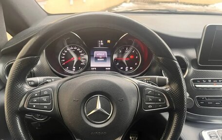 Mercedes-Benz V-Класс, 2020 год, 4 500 000 рублей, 2 фотография