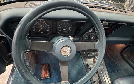 Chevrolet Corvette C3, 1982 год, 7 300 000 рублей, 9 фотография