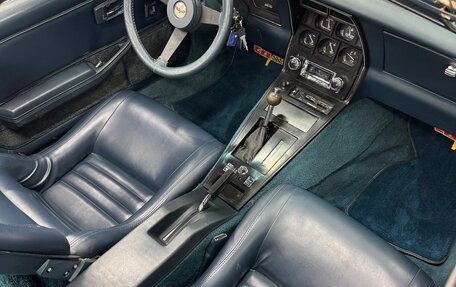 Chevrolet Corvette C3, 1982 год, 7 300 000 рублей, 14 фотография