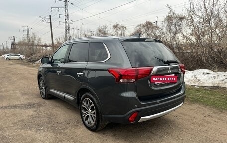 Mitsubishi Outlander III рестайлинг 3, 2017 год, 2 350 000 рублей, 7 фотография