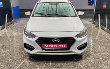 Hyundai Solaris II рестайлинг, 2017 год, 820 000 рублей, 2 фотография