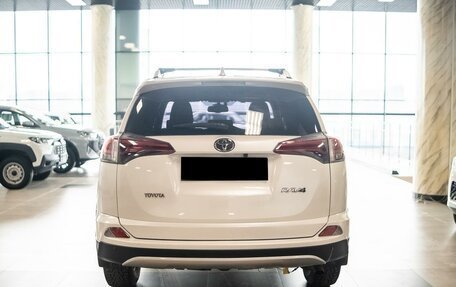 Toyota RAV4, 2018 год, 2 862 000 рублей, 5 фотография