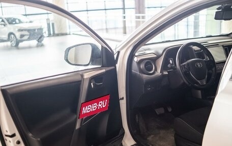 Toyota RAV4, 2018 год, 2 862 000 рублей, 7 фотография