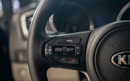 KIA Carnival III, 2017 год, 3 026 000 рублей, 10 фотография