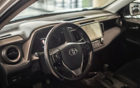 Toyota RAV4, 2018 год, 2 862 000 рублей, 10 фотография