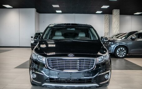 KIA Carnival III, 2017 год, 3 026 000 рублей, 2 фотография