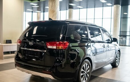 KIA Carnival III, 2017 год, 3 026 000 рублей, 4 фотография