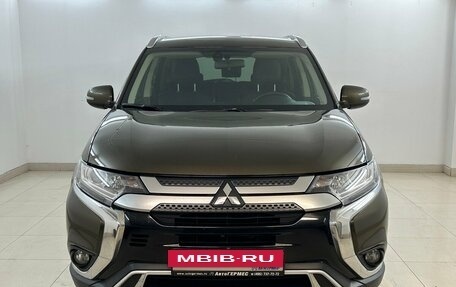 Mitsubishi Outlander III рестайлинг 3, 2019 год, 2 440 000 рублей, 2 фотография