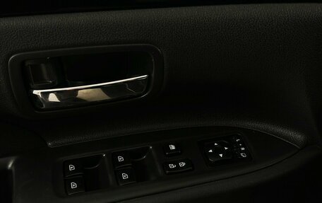 Mitsubishi Outlander III рестайлинг 3, 2019 год, 2 440 000 рублей, 11 фотография