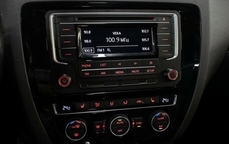 Volkswagen Jetta VI, 2016 год, 1 349 000 рублей, 18 фотография