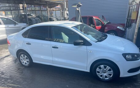 Volkswagen Polo VI (EU Market), 2015 год, 749 000 рублей, 2 фотография